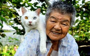 woman-and-cat_2407644k